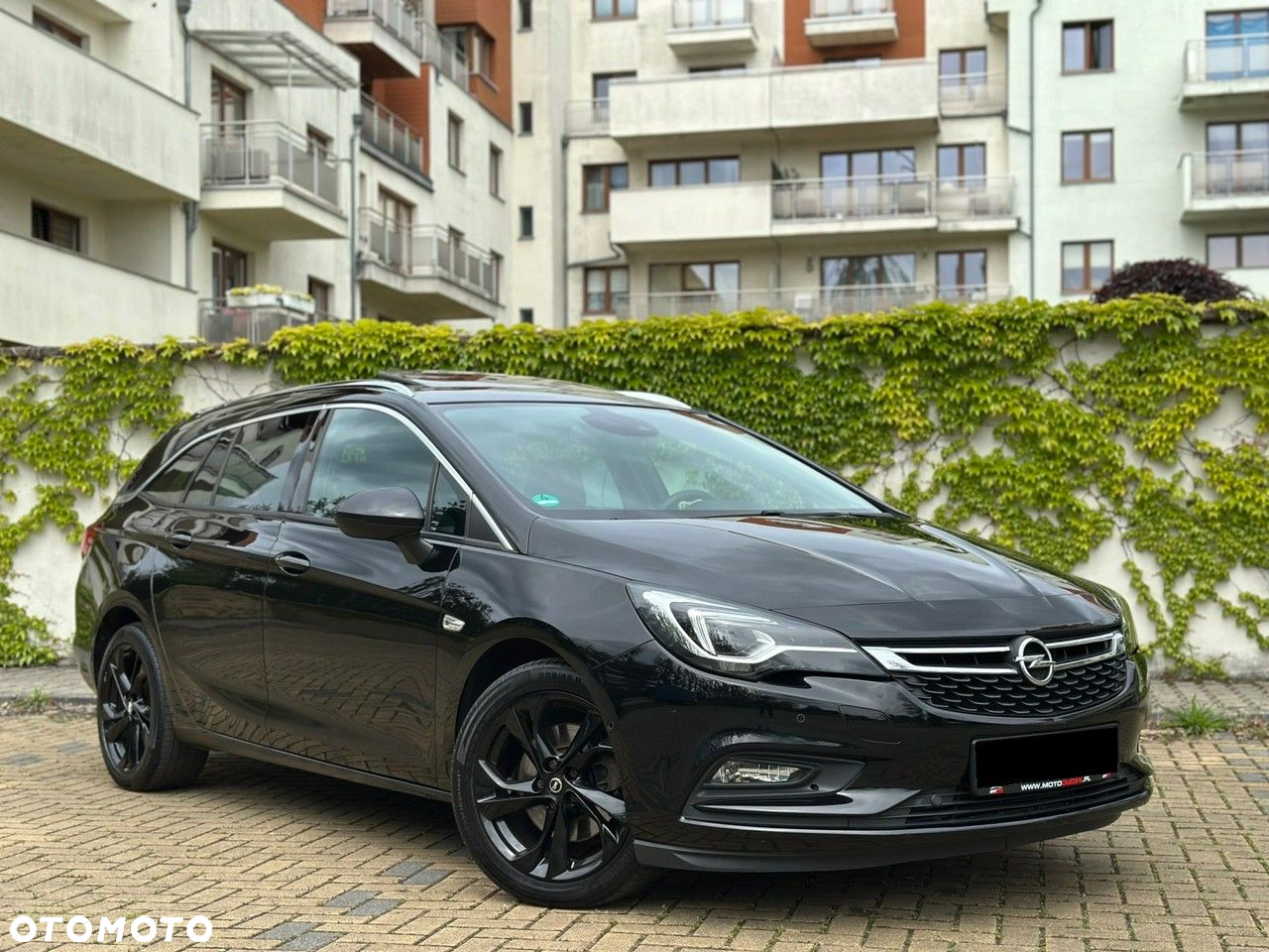 Opel Astra 1.6 Turbo Start/Stop Sports Tourer 120 Jahre - 4