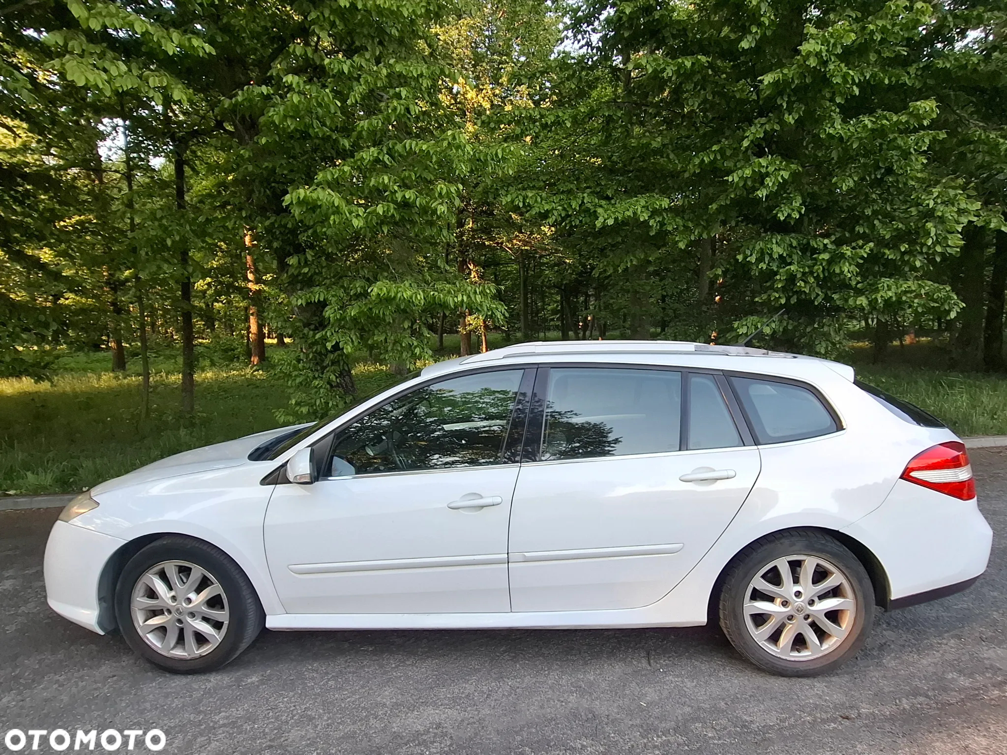 Renault Laguna Grandtour 2.0 dCi FAP Dynamique - 5