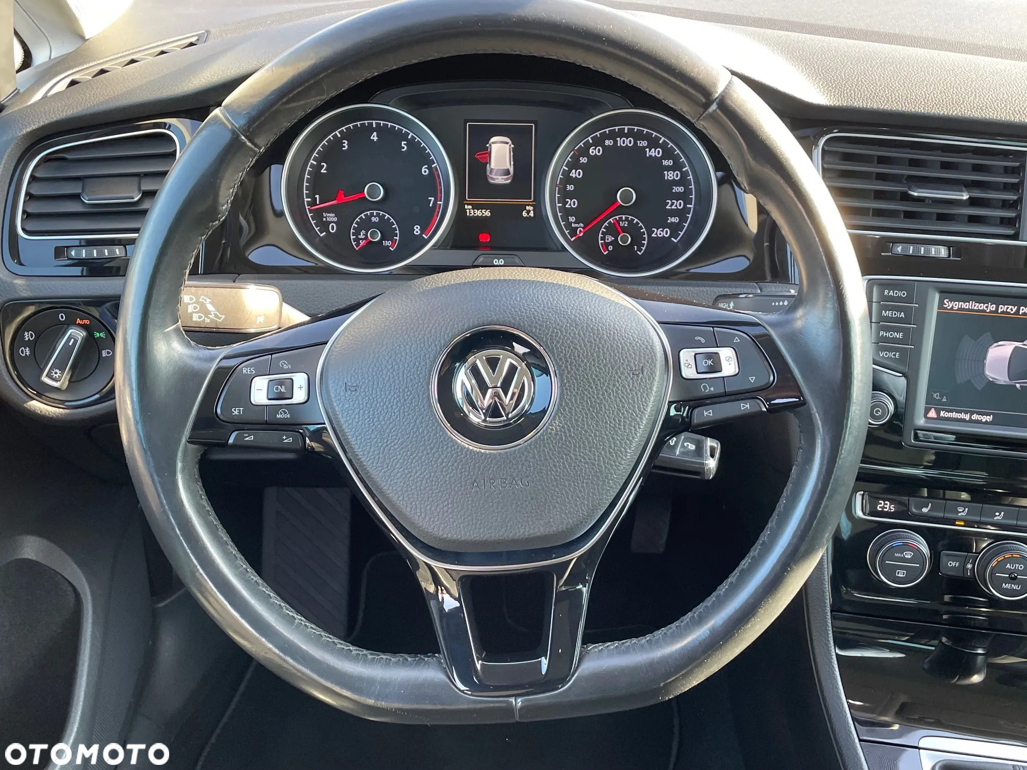 Volkswagen Golf 1.4 TSI ACT BlueMotion Technology Highline - 23