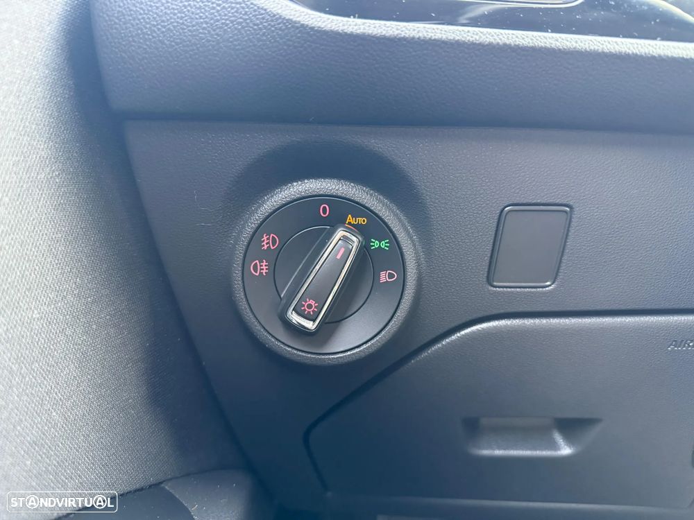 SEAT Leon 1.6 TDI Reference - 12