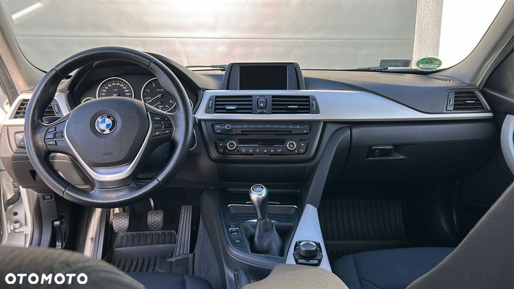 BMW Seria 3 316d EU6 - 11