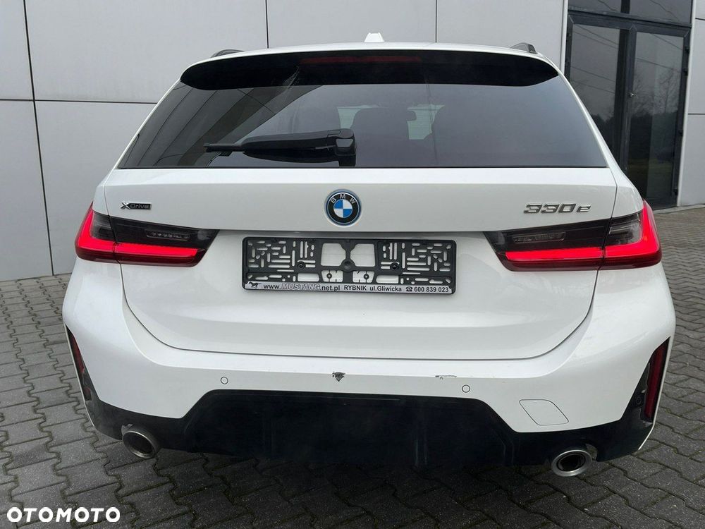BMW Seria 3 330e PHEV xDrive M Sport - 8