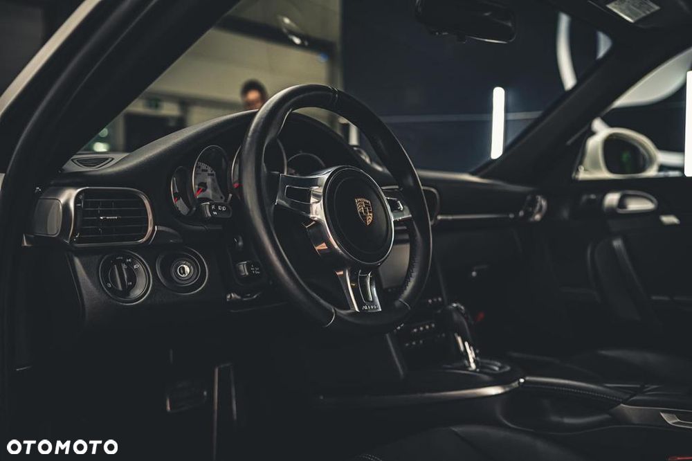 Porsche 911 Carrera 4S PDK - 15