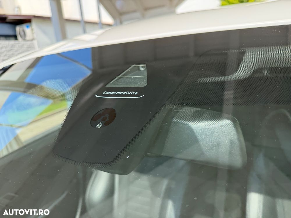 BMW Seria 3 320d xDrive AT Sport Line - 35