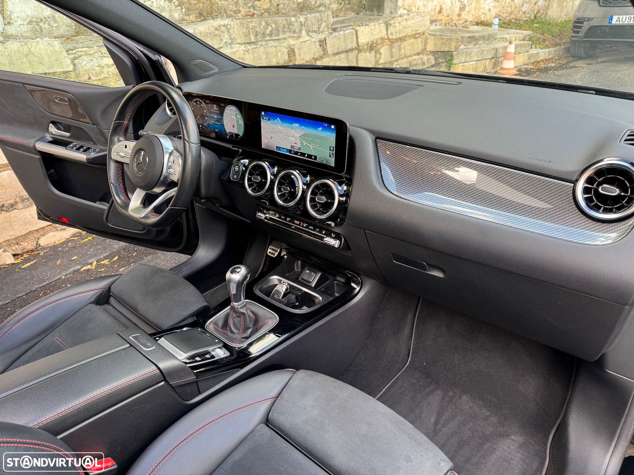 Mercedes-Benz B 180 d AMG Line - 24
