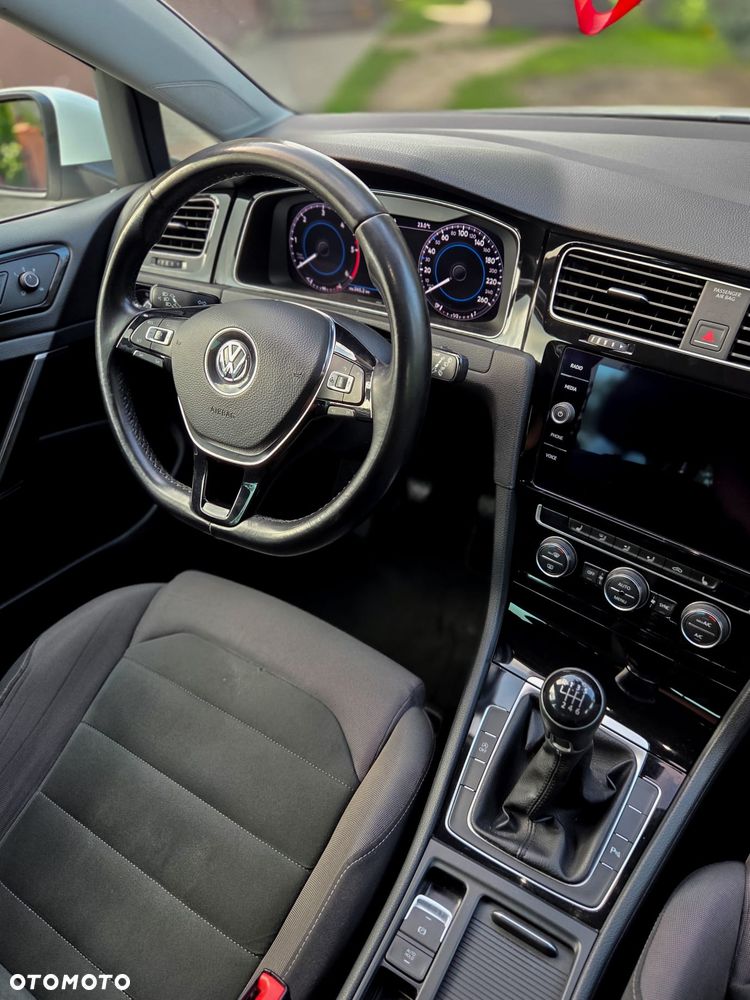 Volkswagen Golf 2.0 TDI Sound - 12