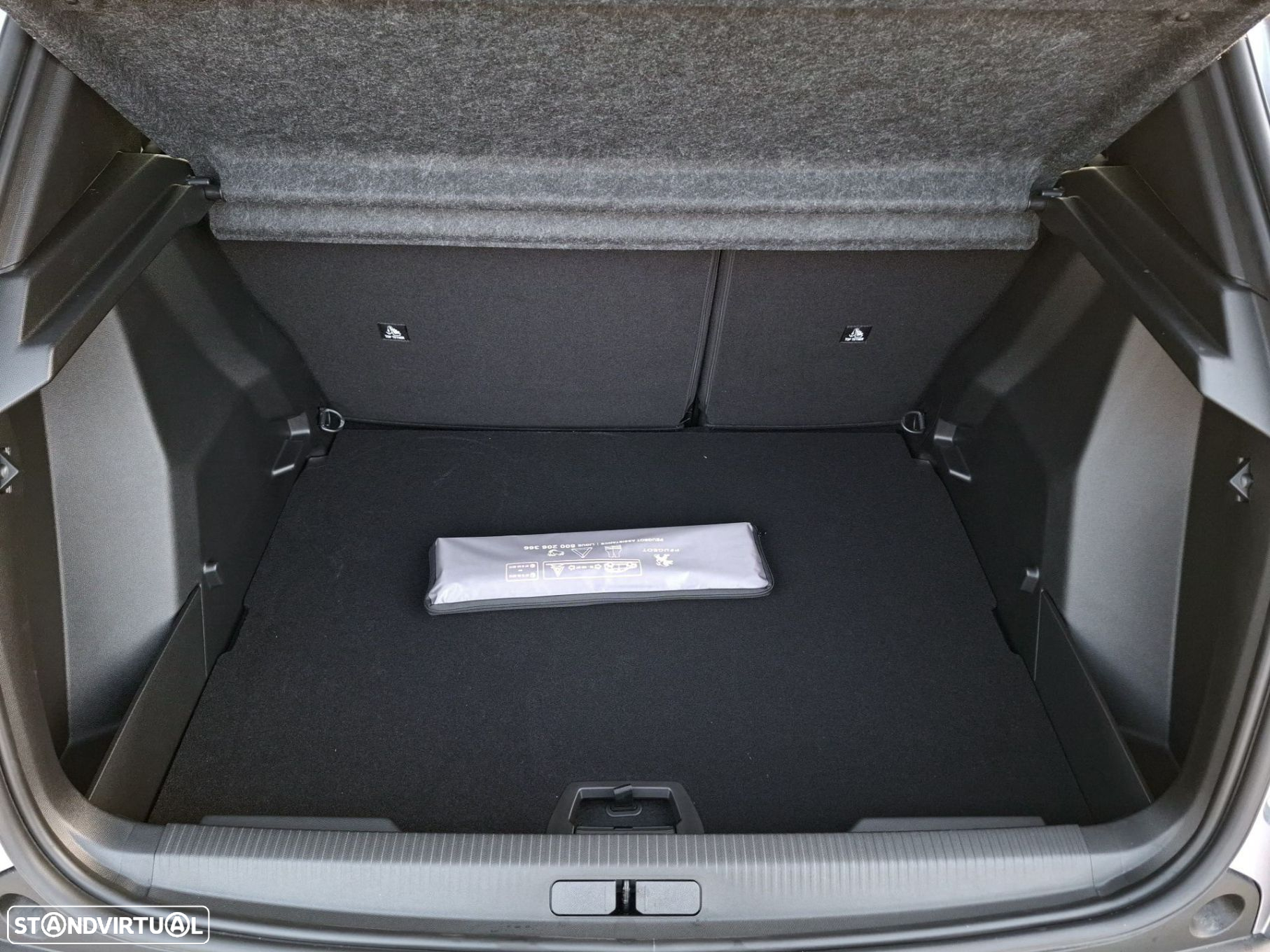 Peugeot e-2008 54 kWh GT - 24