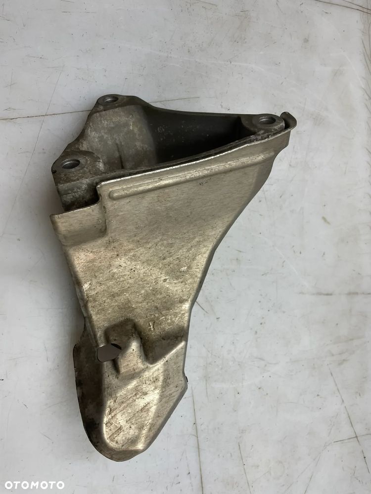 ŁAPA SILNIKA BMW E90 N46B20B 6764574 - 3