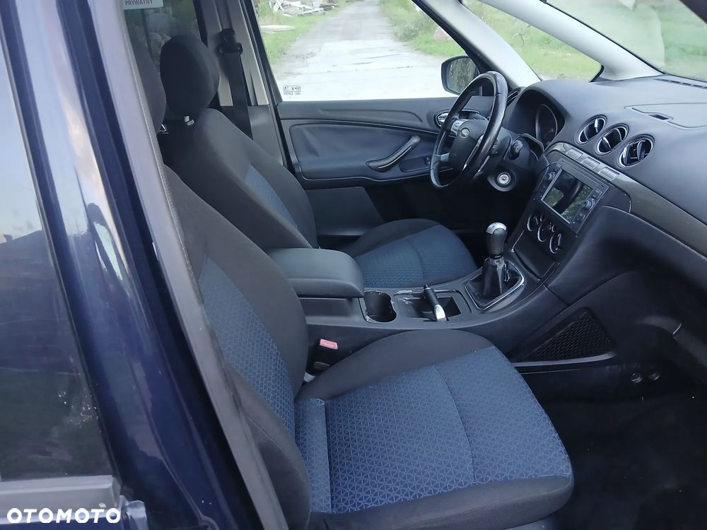 Ford S-Max - 12