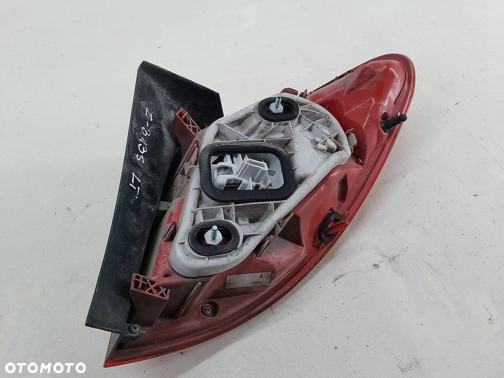 LAMPA TYLNA LEWA OPEL MERIVA B 21630101 - 4