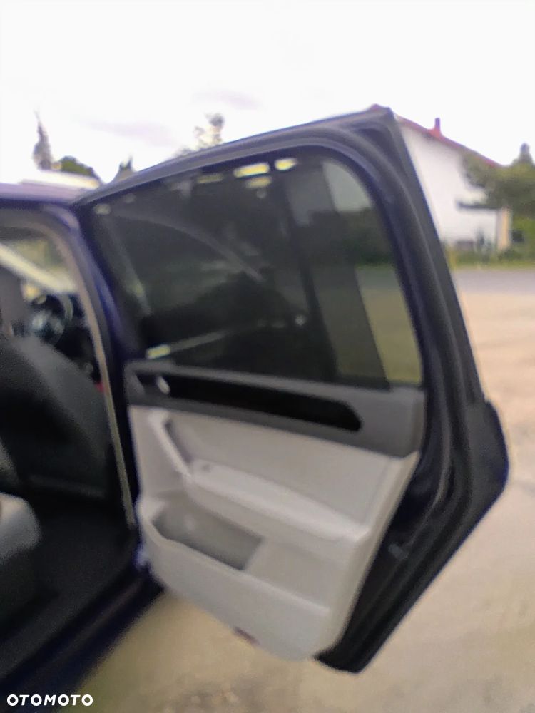 Volkswagen Touran - 14