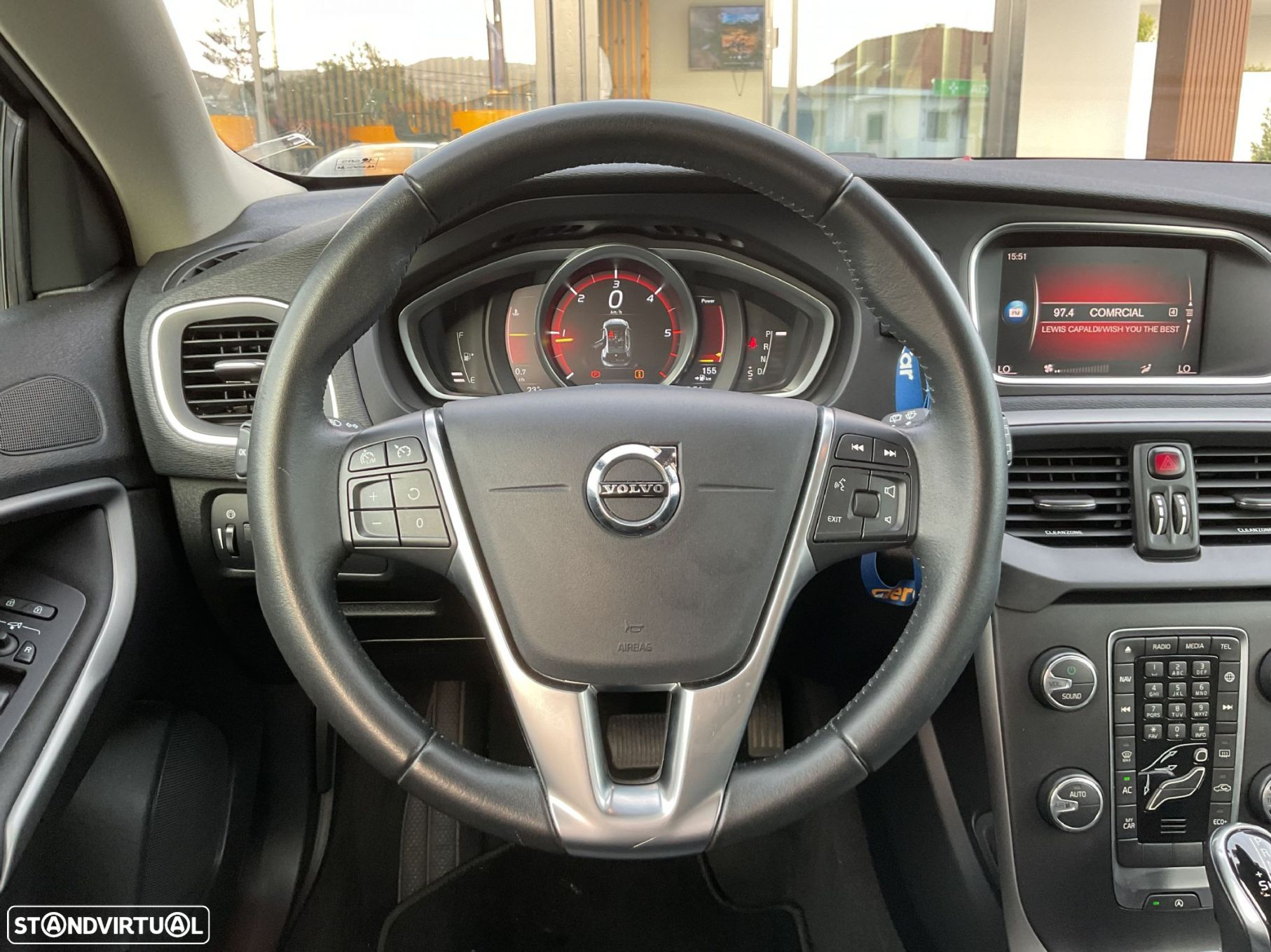 Volvo V40 2.0 D2 Momentum Geartronic - 25