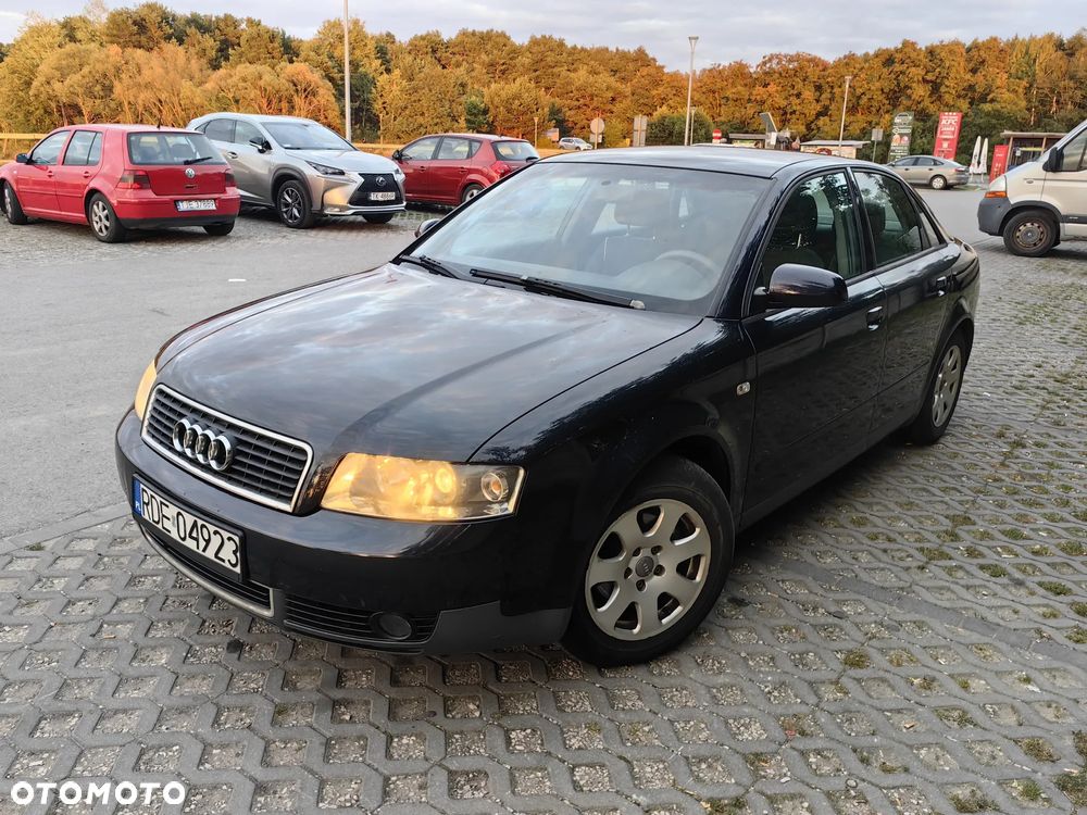 Audi A4 Limousine - 1