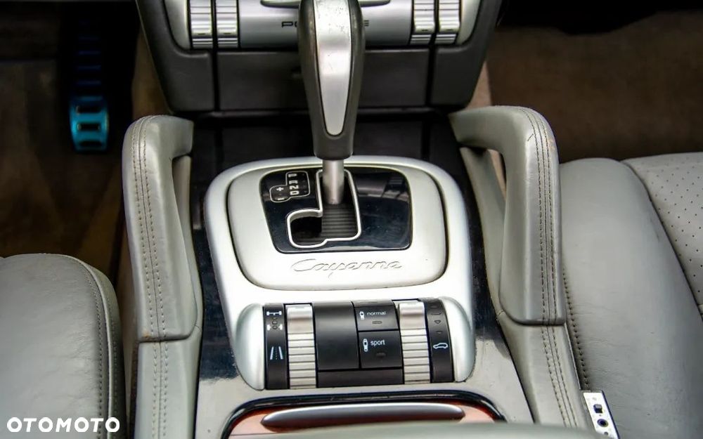 Porsche Cayenne Turbo - 30