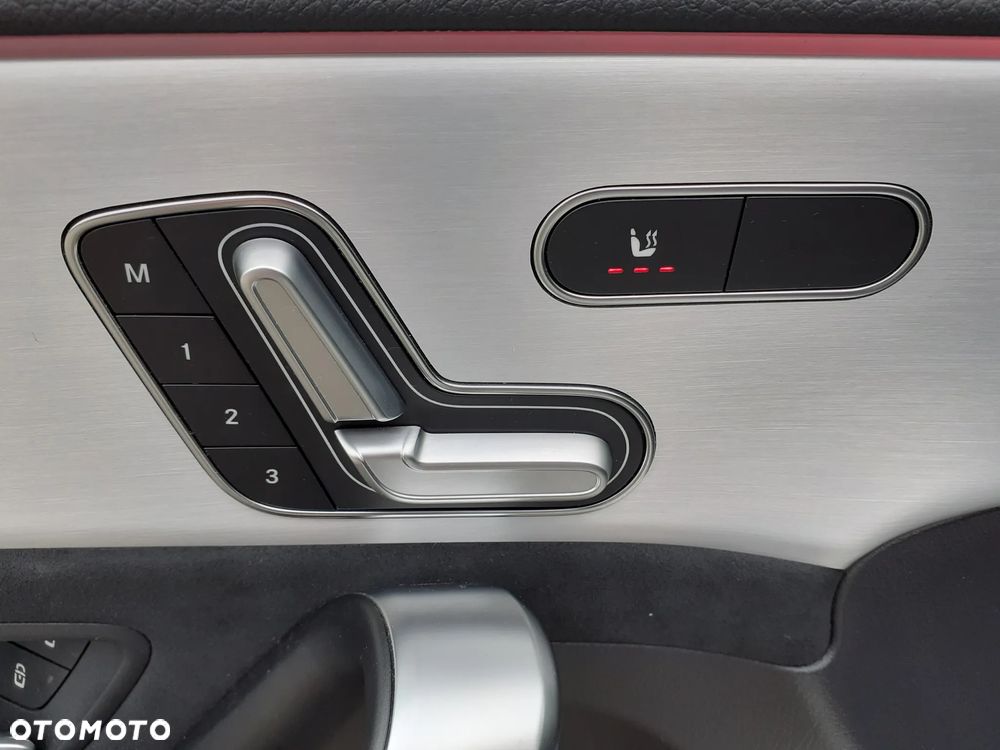 Mercedes-Benz CLA 200 mHEV AMG Line 7G-DCT - 19