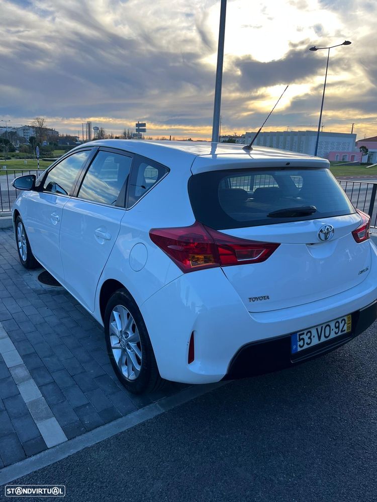 Toyota Auris 1.4 D-4D Life Plus - 11