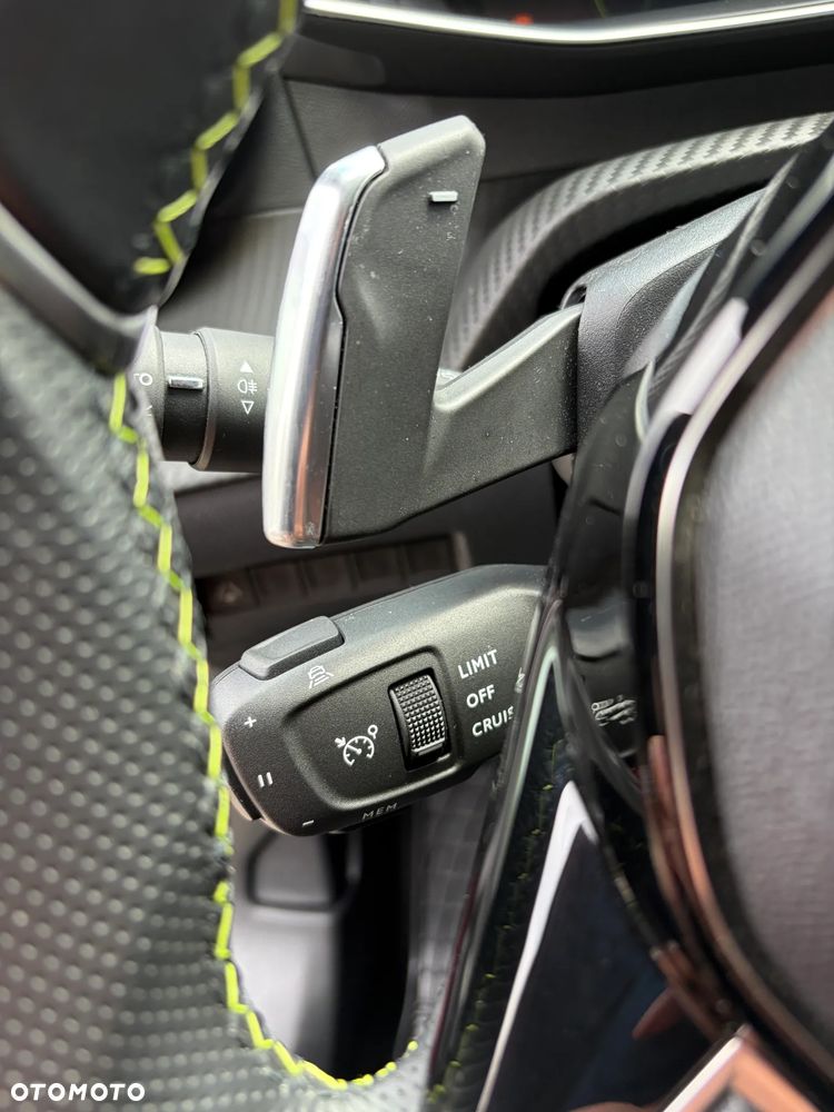 Peugeot 2008 1.2 PureTech GT S&S EAT8 - 11