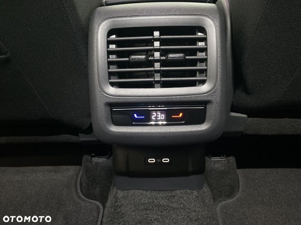 Volkswagen T-Roc - 22