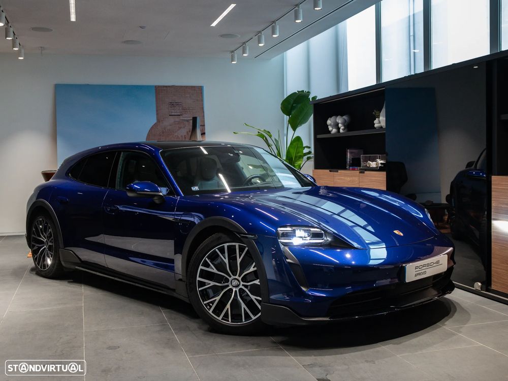 Porsche Taycan Cross Turismo 4 - 6