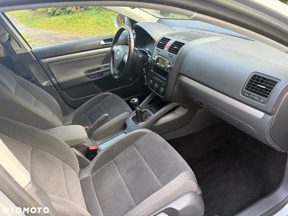 Volkswagen Golf - 29