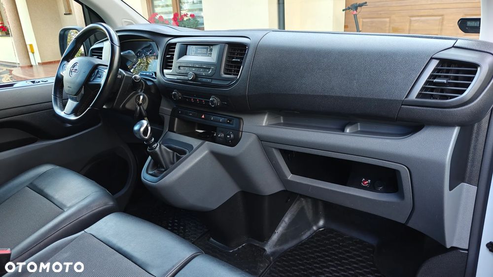 Opel Vivaro - 10