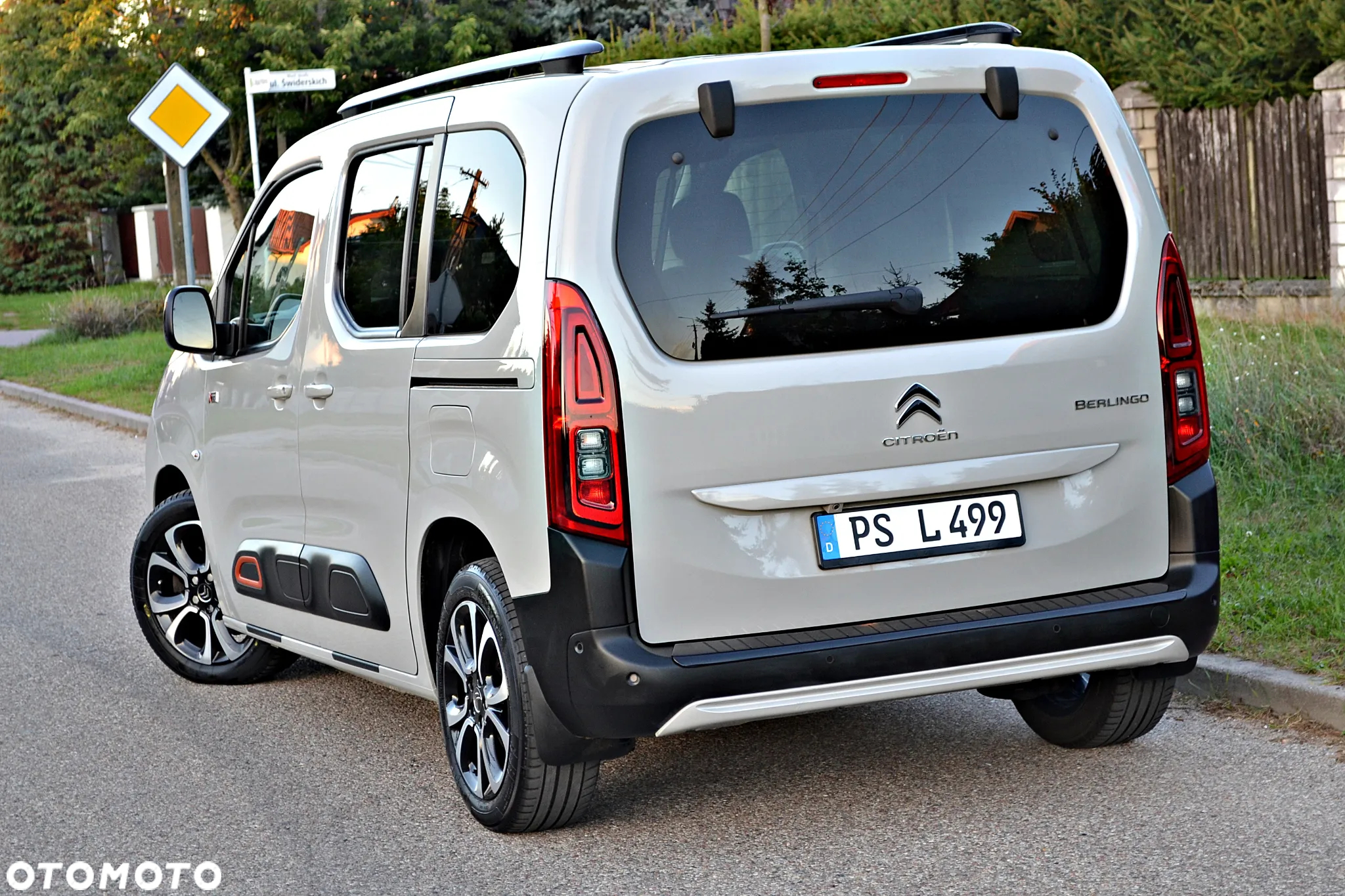 Citroën Berlingo M BlueHDi 130 SHINE - 10