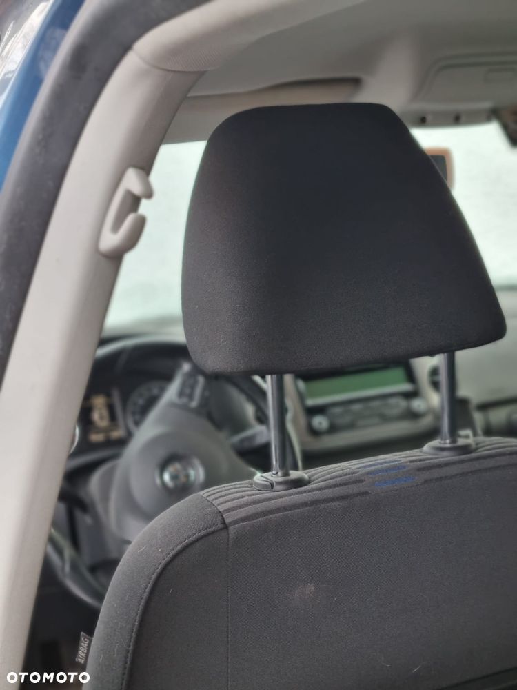 Volkswagen Tiguan - 11