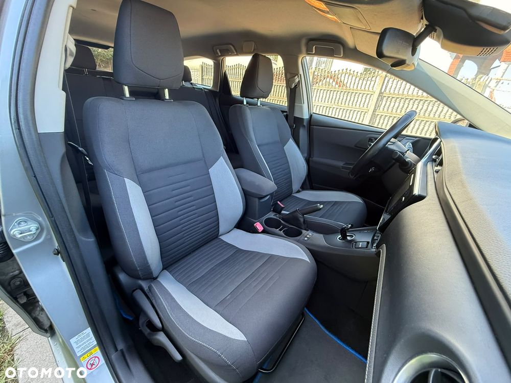 Toyota Auris 1.8 HSD Luna - 33