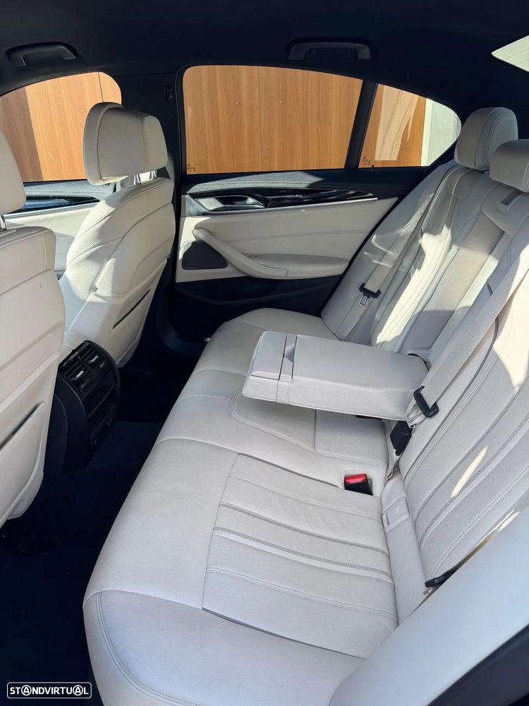 BMW 530 e Pack Desportivo M - 5
