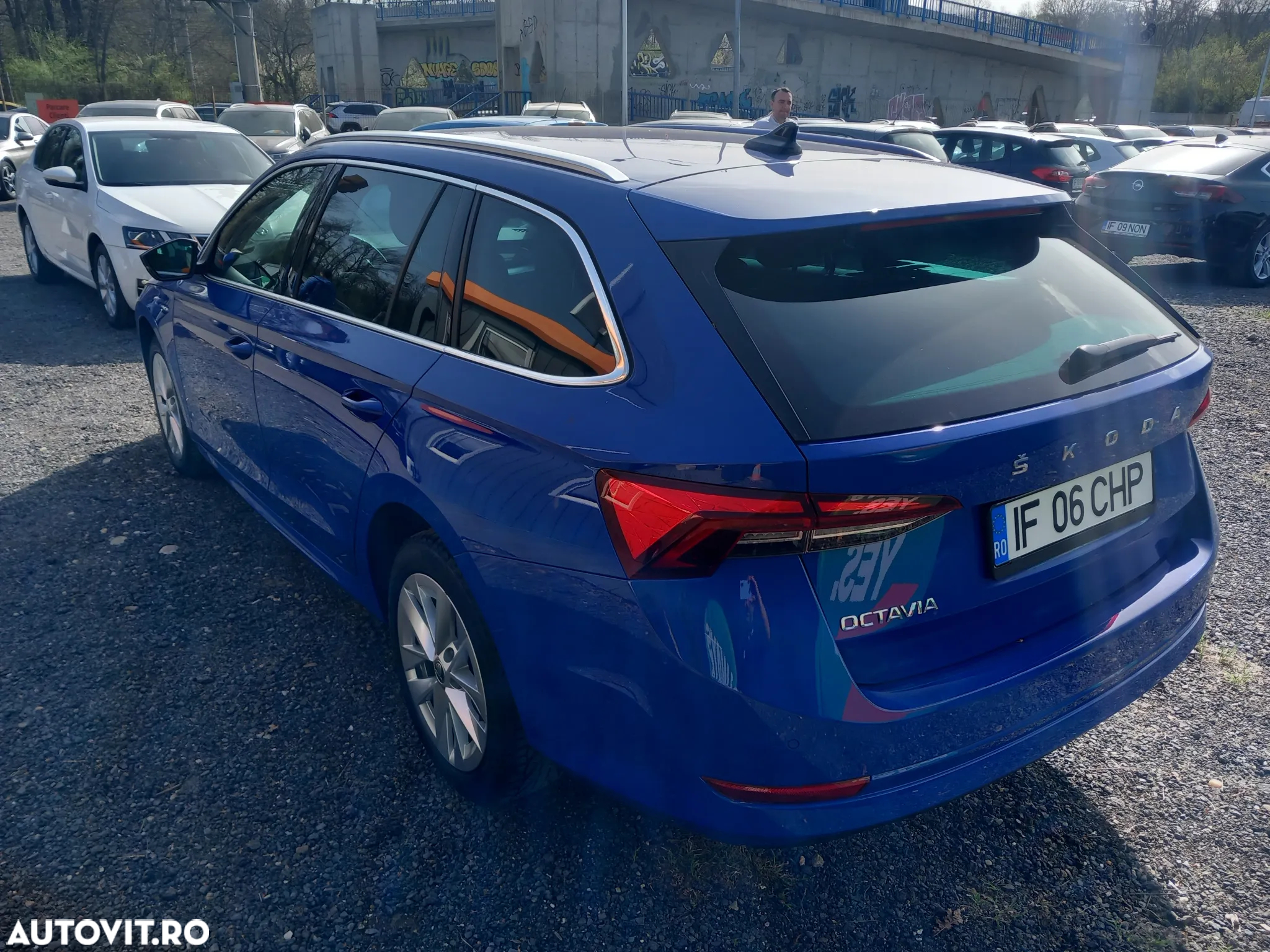 Skoda Octavia Combi 2.0 TDI DSG Style - 4