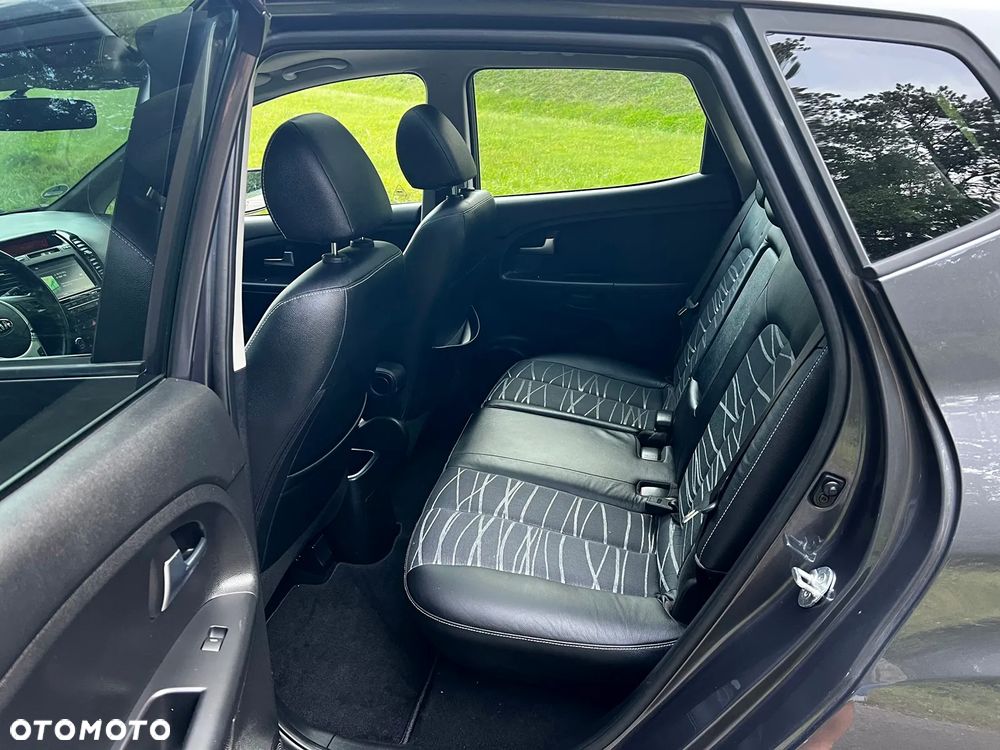 Kia Venga 1.6 CVVT Platinum Edition - 17