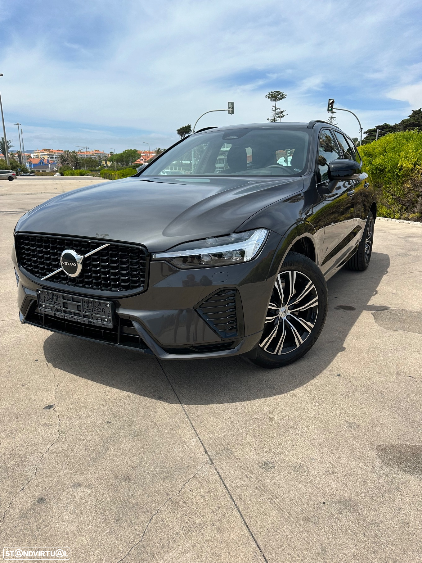 Volvo XC 60 2.0 B4 R-Design Geartronic - 2