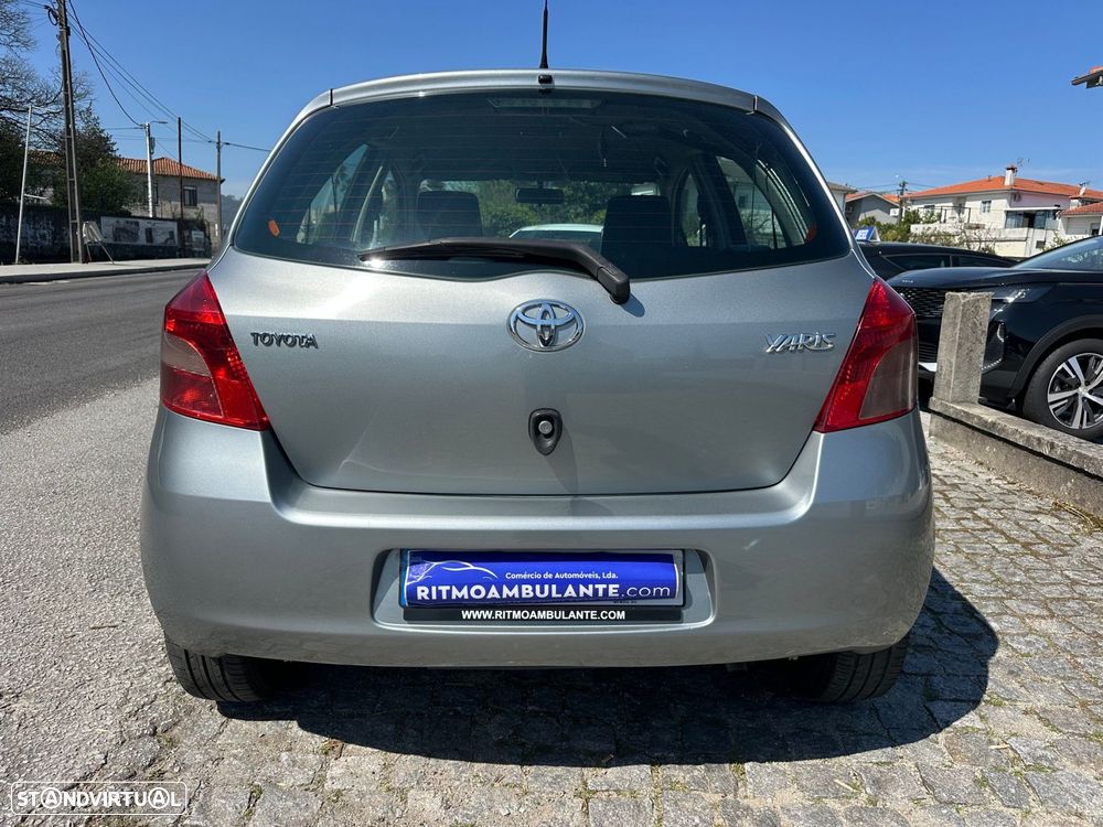 Toyota Yaris 1.0 VVT-i AC - 4