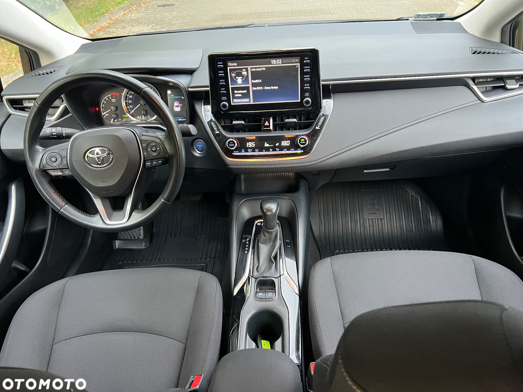 Toyota Corolla 1.8 Hybrid Comfort - 26