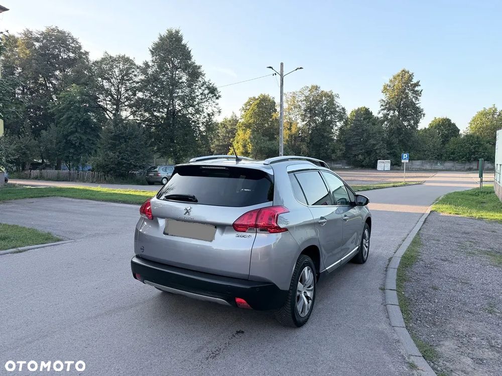 Peugeot 2008 1.2 VTi Allure - 4