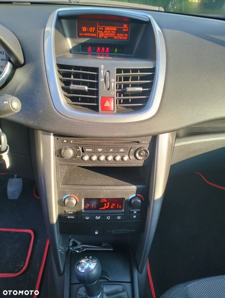 Peugeot 207 - 11
