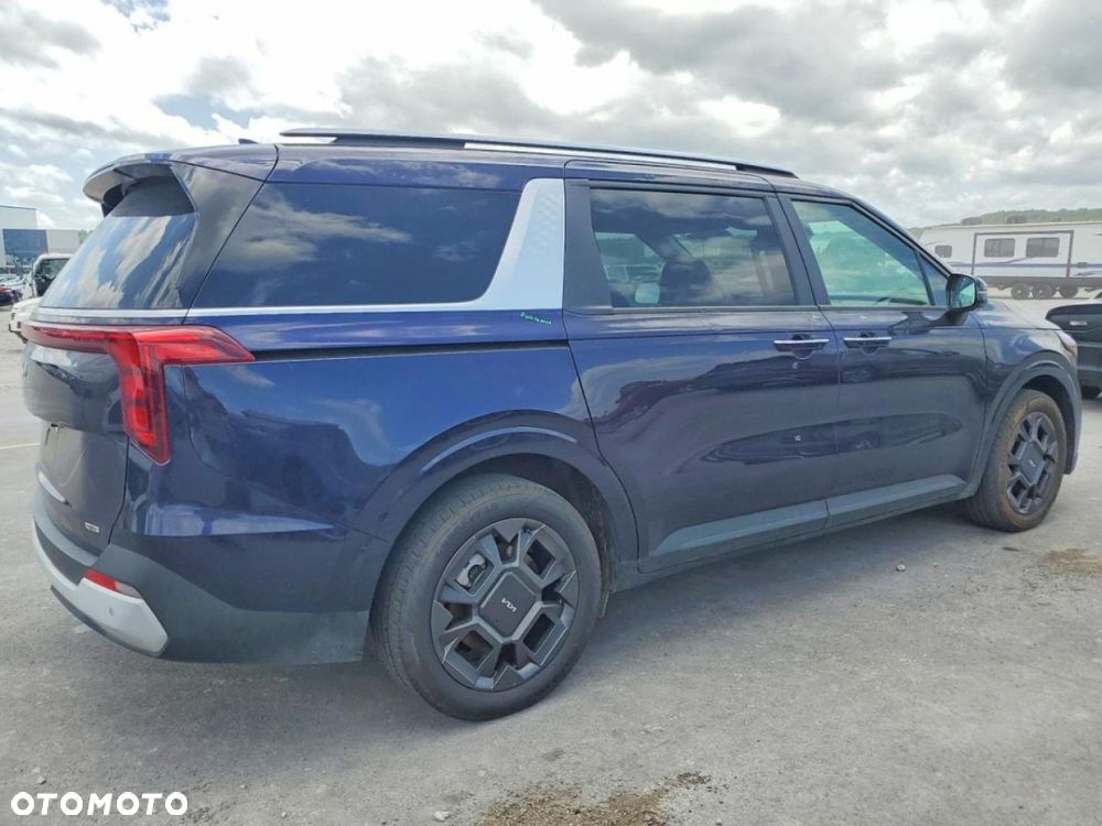 Kia Carnival - 4