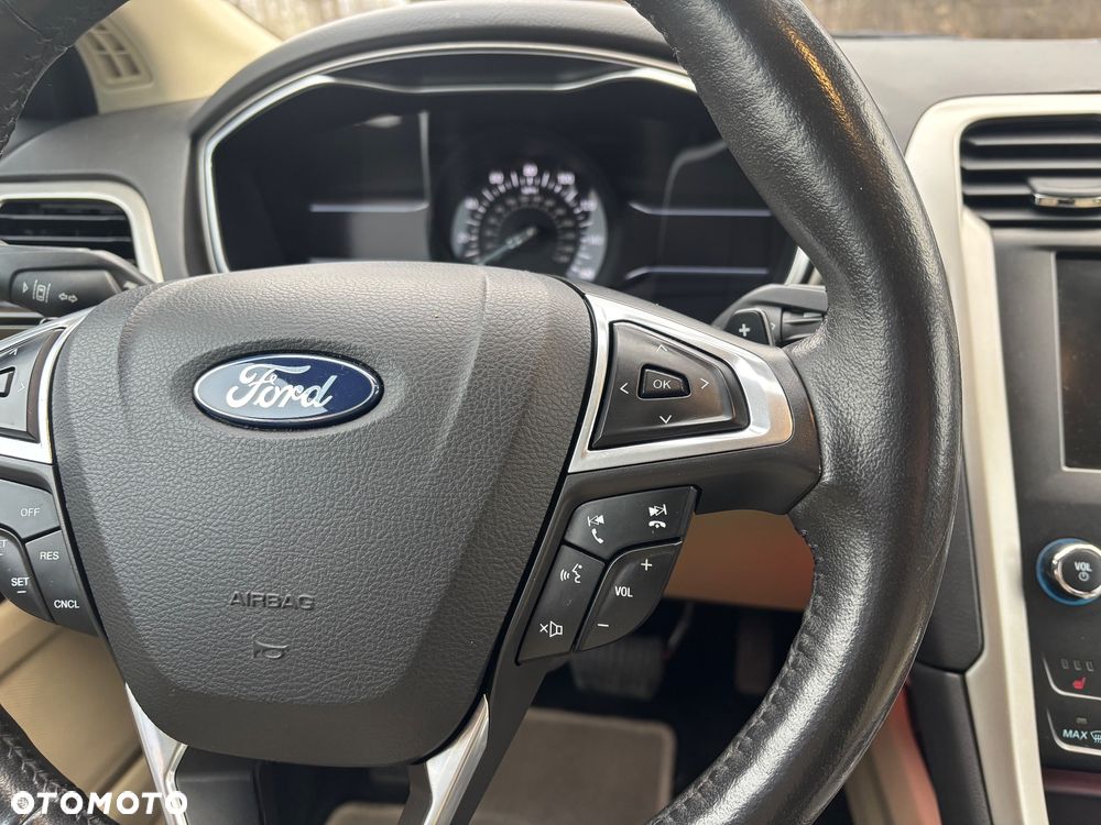 Ford Fusion 2.0 EcoBoost Titanium - 17