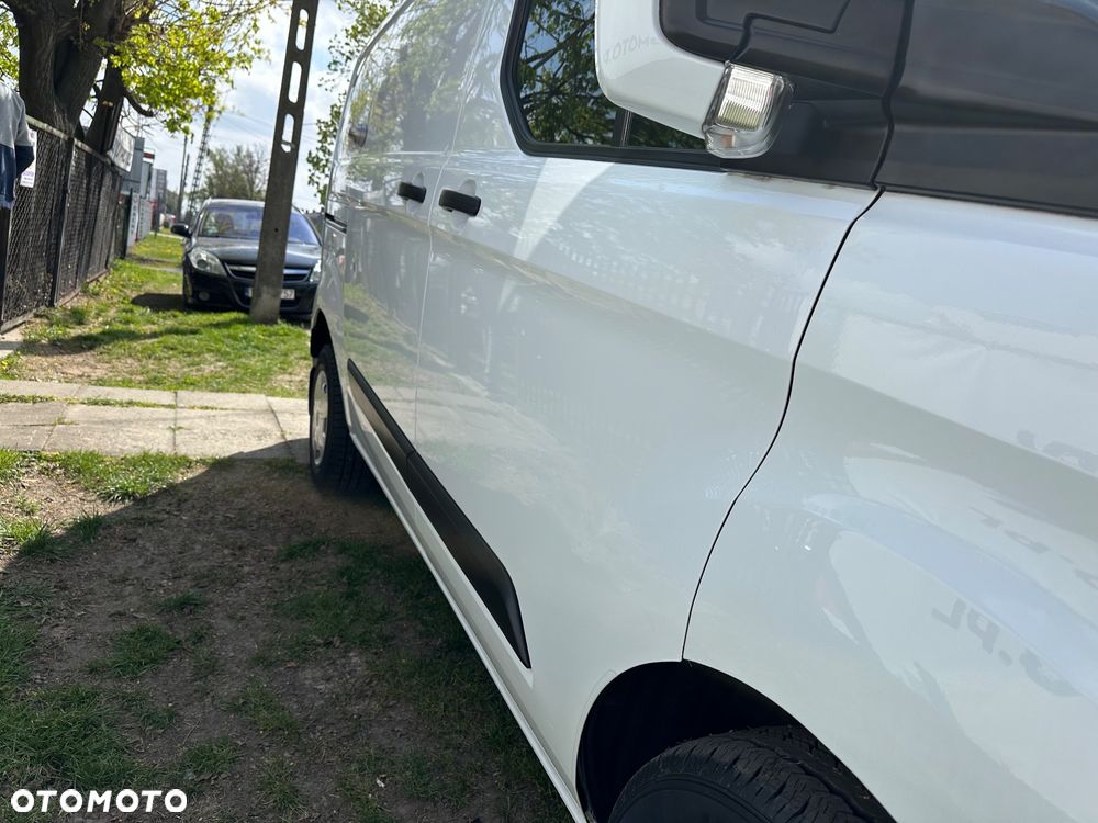Ford TRANSIT CUSTOM - 24