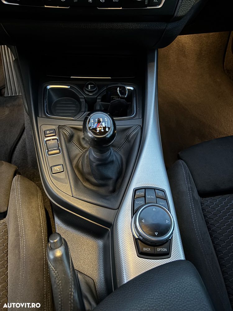 BMW Seria 1 120d xDrive - 16