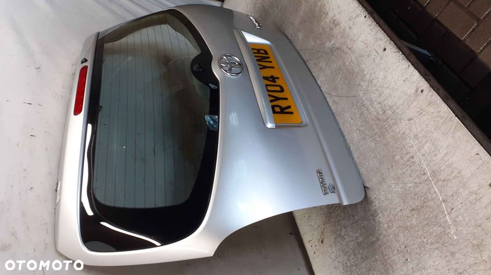 / KLAPA TYŁ BAGAŻNIKA DO TOYOTA COROLLA VERSO 199 SREBRNA - 4