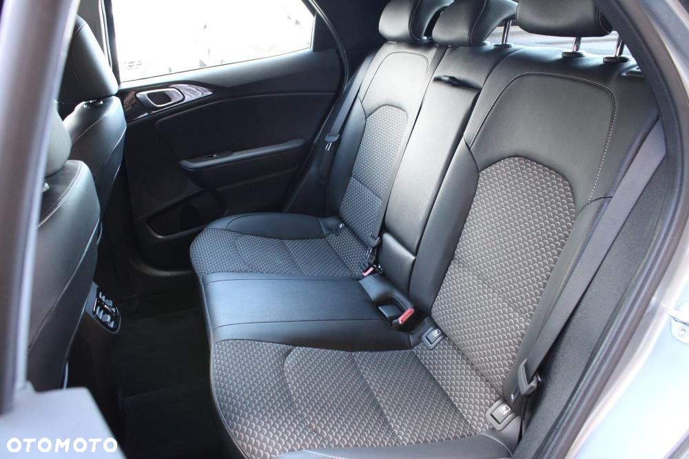 Kia XCeed - 30