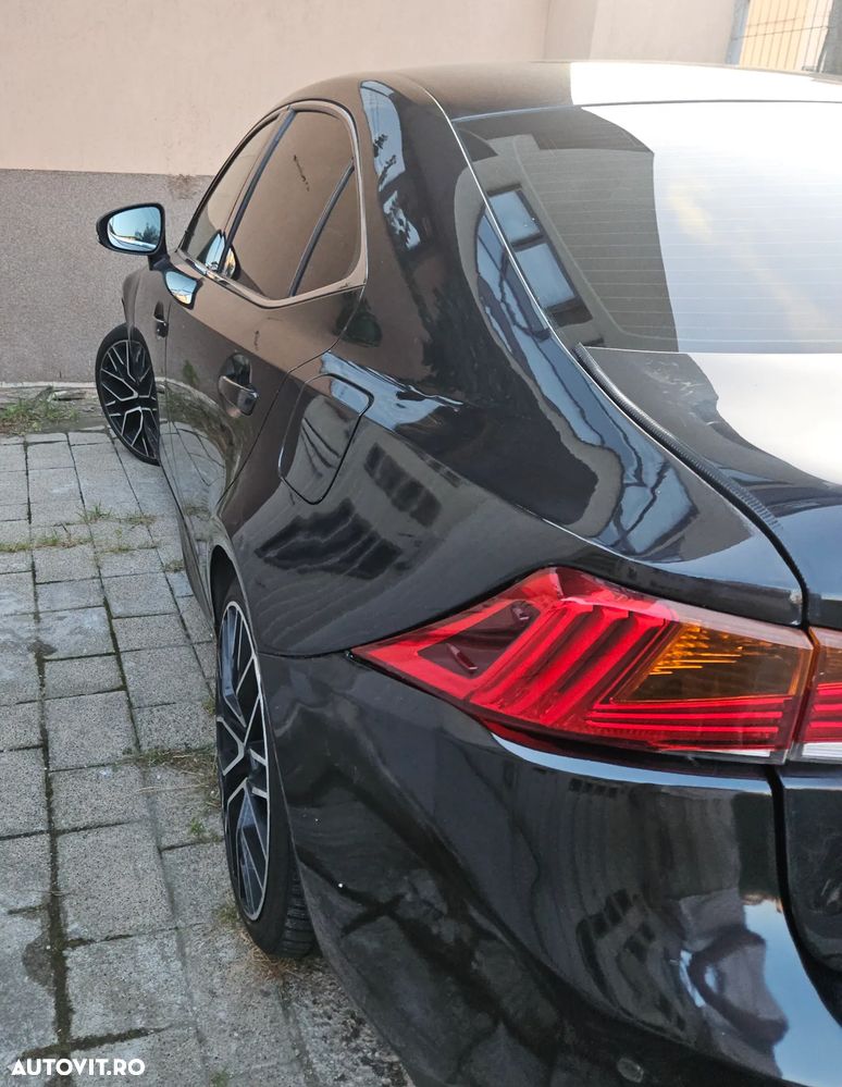 Lexus Seria IS 300h Executive - 8