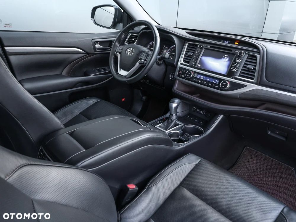 Toyota Highlander - 10