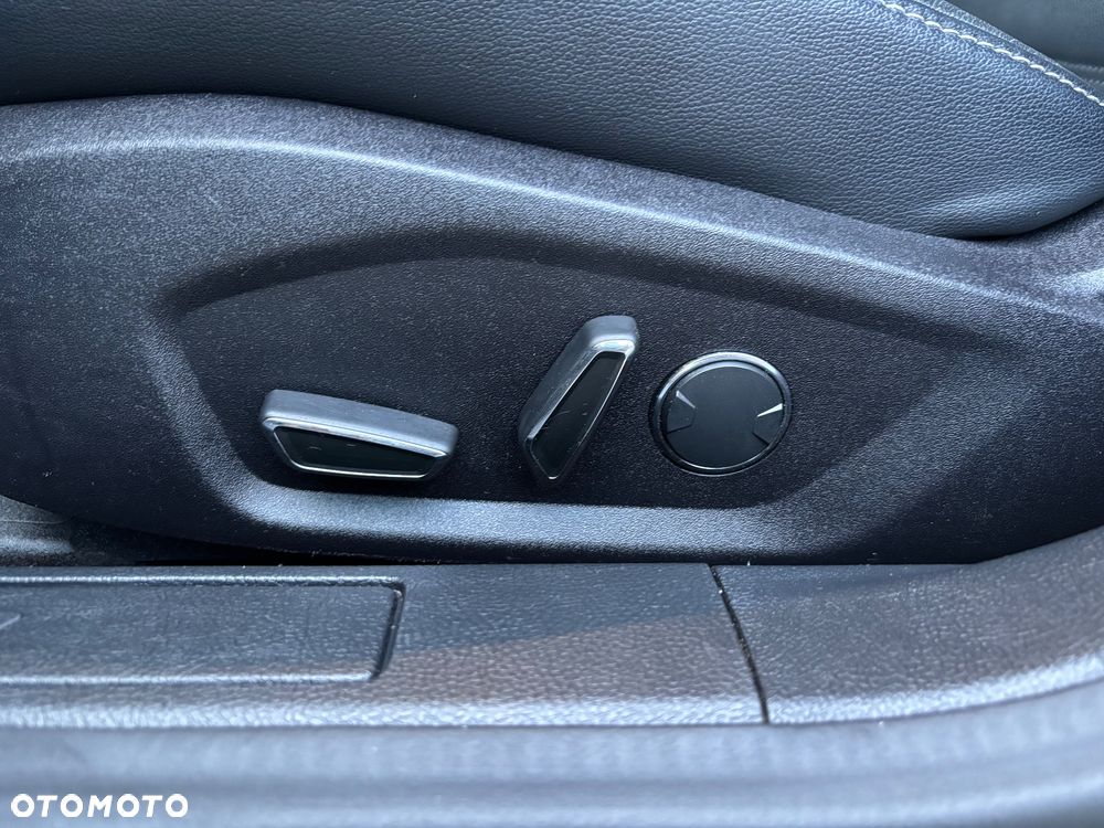 Ford Fusion 2.0 EcoBoost Titanium - 34