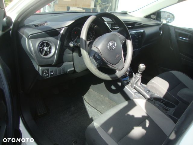 Toyota Auris 1.4 D-4D Dynamic - 8