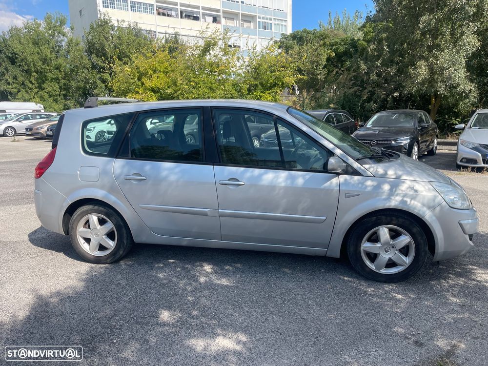 Renault Grand Scénic 1.5 dCi FAP Avantage - 1
