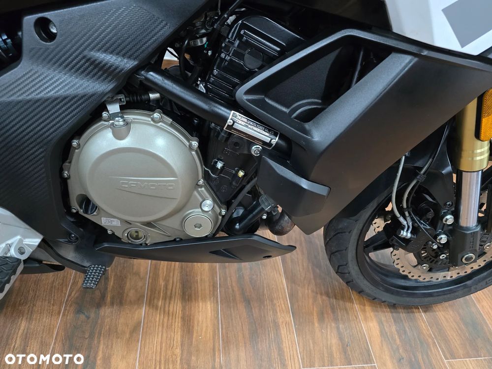 CFMoto MT - 16