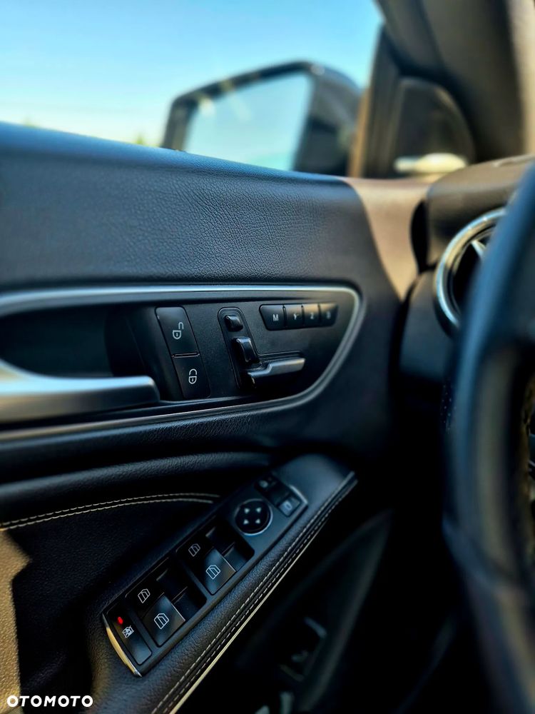 Mercedes-Benz CLA 250 4-Matic - 8