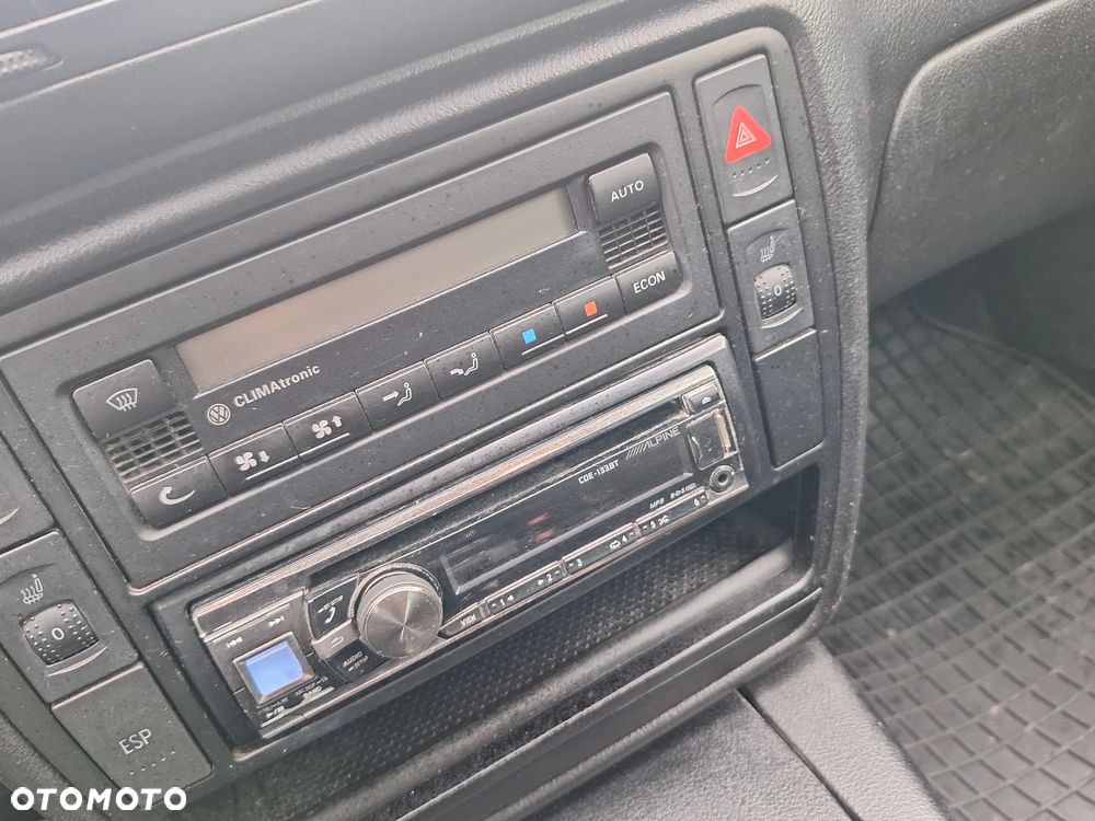 Volkswagen Passat 1.9 TDI Family - 11